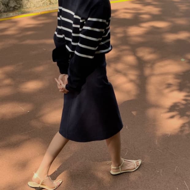 커넥팅더닷 스트라이프 니트