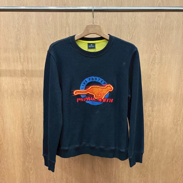 폴스미스 코튼 긴팔 맨투맨 치타 아트워크 자수 패치 디테일 레귤러핏 블랙