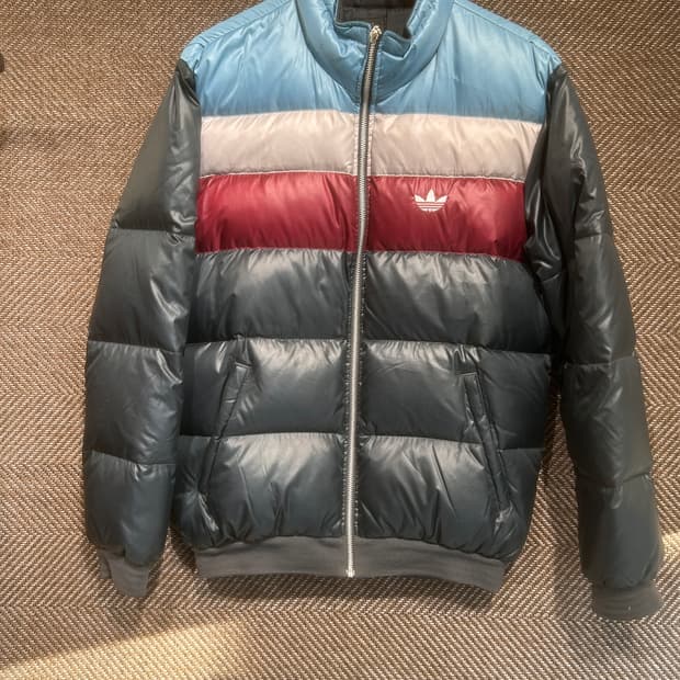 아디다스 다운 푸퍼패딩
