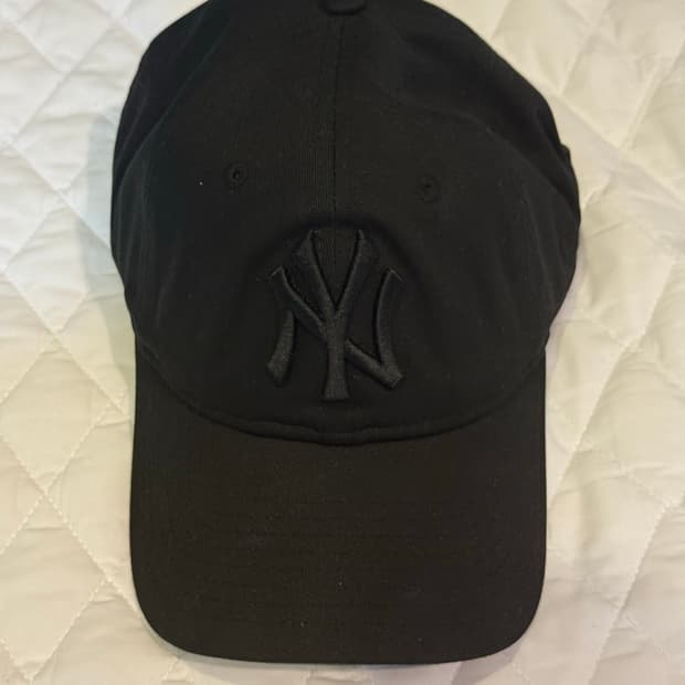 뉴에라 940 언스트럭쳐 블랙 볼캡 모자