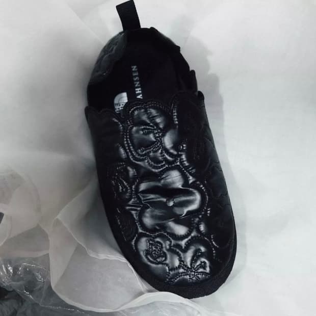 노스페이스 x 세실리에반센 뮬