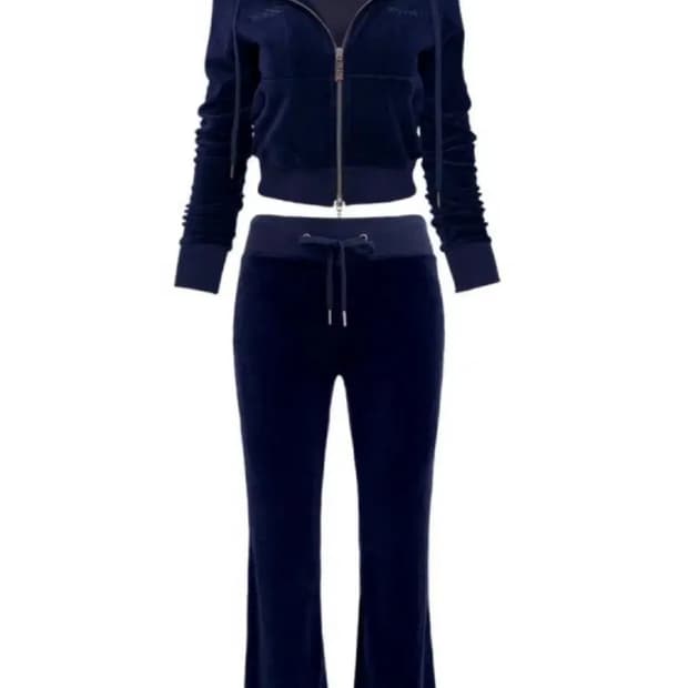 익스파이어드걸 벨루아 셋업 네이비 판매합니다