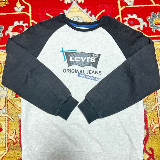 리바이스 투톤 나그랑 로고 스웻셔츠