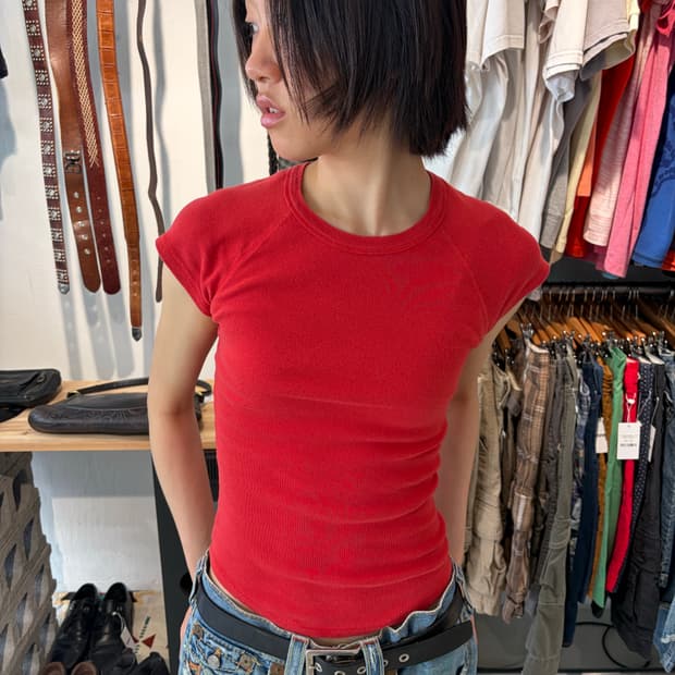 Benetton 레드 캡소매 반팔 티셔츠 S
