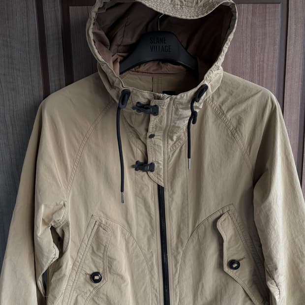 (M)이스트로그 x 비이커 덱 후드 파카 베이지