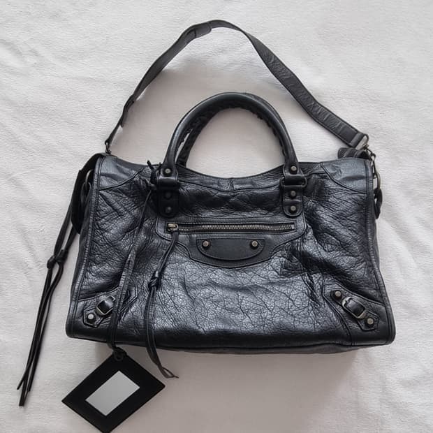 발렌시아가 모터백 블랙