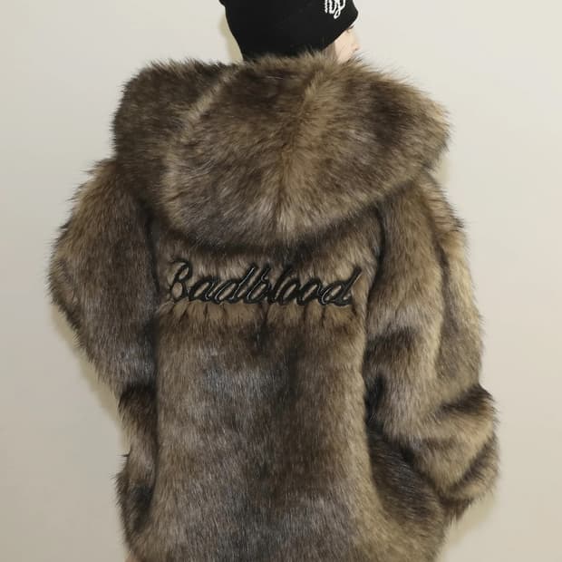 배드블러드 나드야 퍼 자켓 – 코요테 (M)