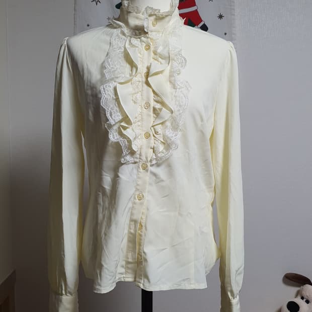 [지뢰계] 아이보리 레이스 프릴 블라우스