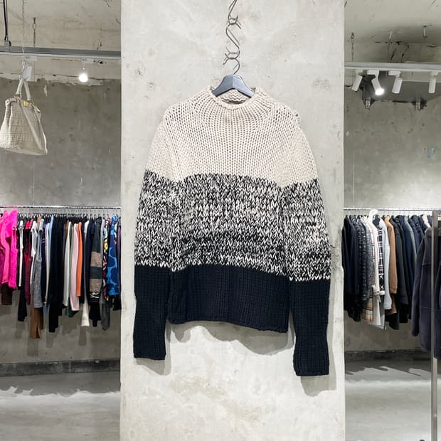 돌체 앤 가바나 모크넥 배색 스웨터