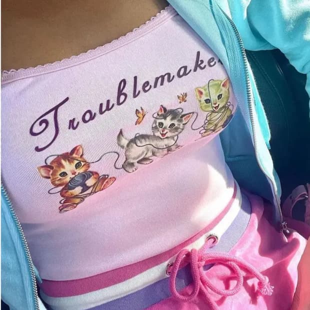 돌스킬 Dollskill 슈가스릴즈 고양이 슬리브리스 핑크 탑