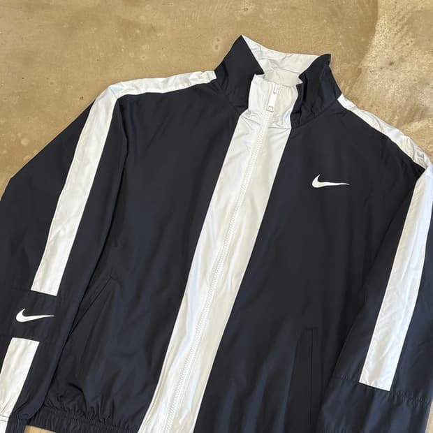 L 나이키 빅스우시 배색 바람막이 