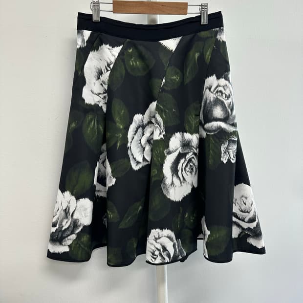 랑방 플라워 플레어 스커트