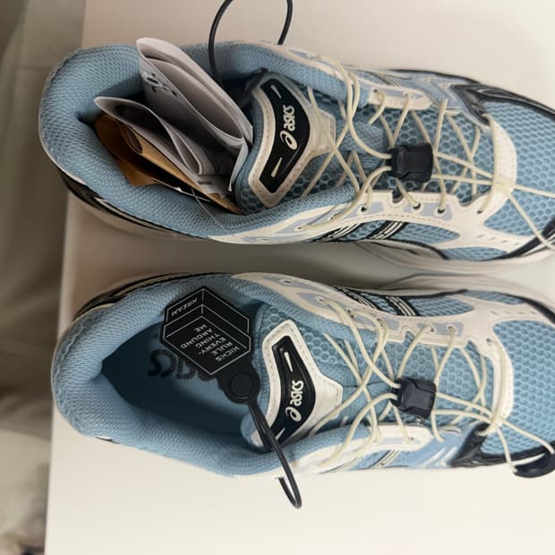 아식스 언리미티트 젤 카야노14 미스트크림250사이즈