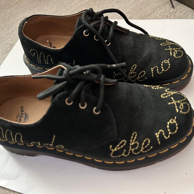 닥터마틴 1461 자수 데저트 오아시스 스웨이드 블랙