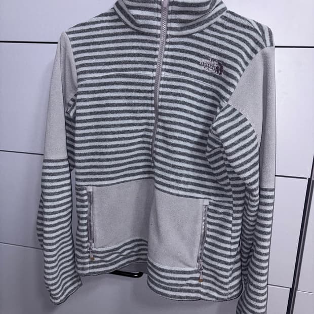 노스페이스 스트라이프 후리스 S 코이세이오 허그유어스킨 도트