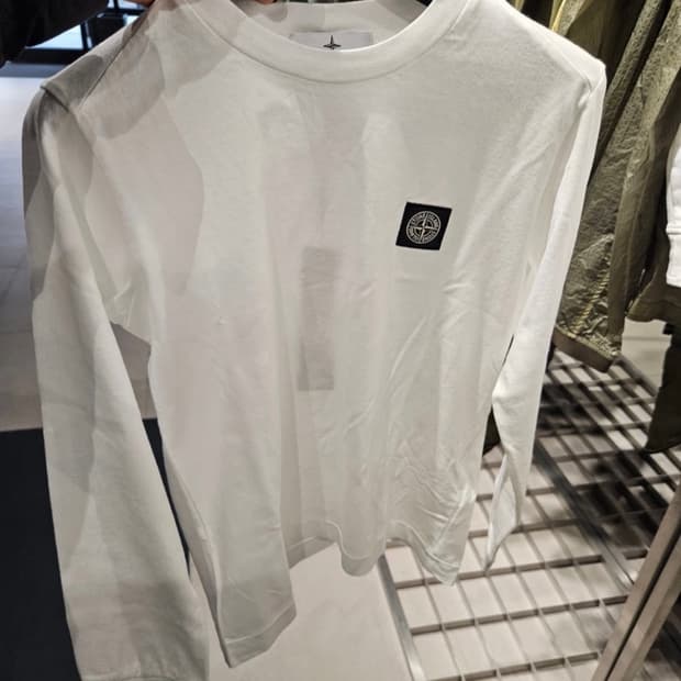 스톤아일랜드 롱슬리브 새상품 