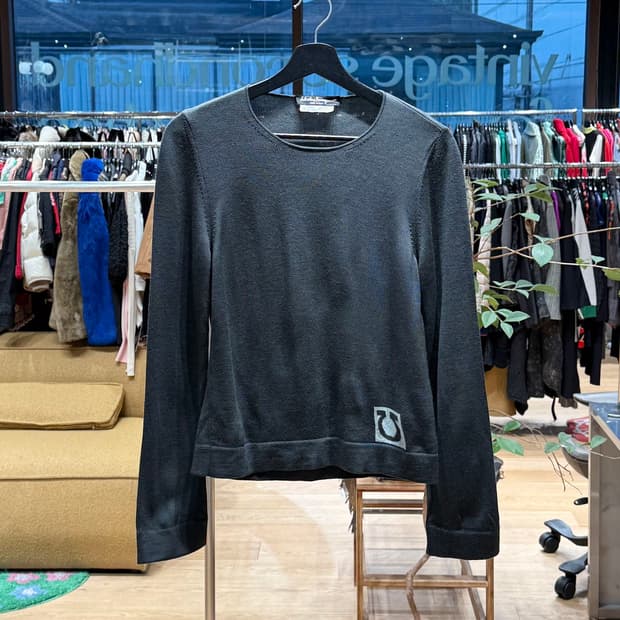 페라가모 차콜 로고 울 니트 