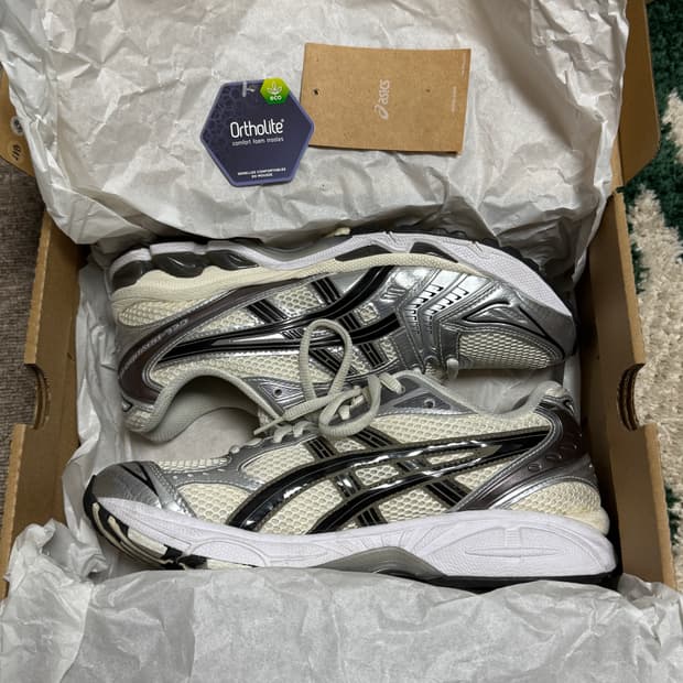 젤 카야노 14 크림블랙 260 사이즈 상태 좋음