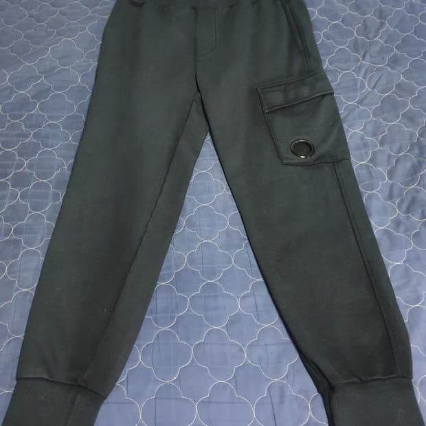 CP컴퍼니 렌즈와펜 포켓 스웨트 카고 조거팬츠 블랙 (M)