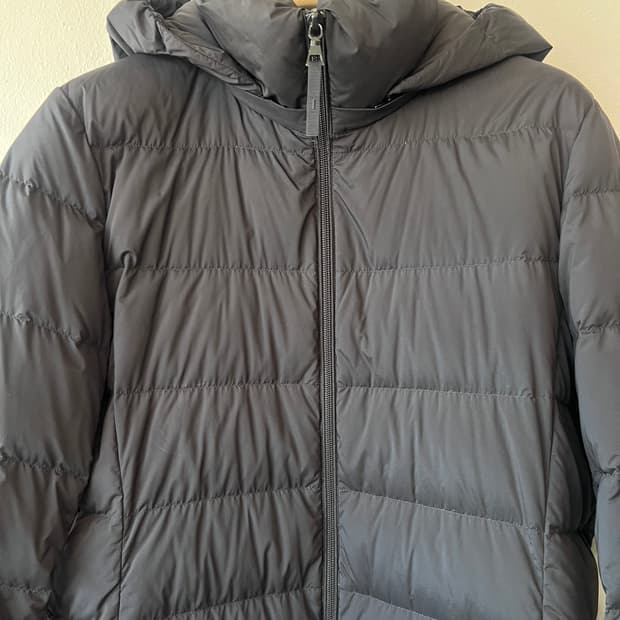 유니클로 여성 블랙 다운패딩점퍼 후드롱패딩 