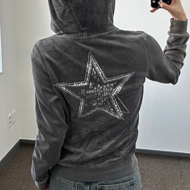 Guess  게스 백포인트 큐빅벨벳 후드집업