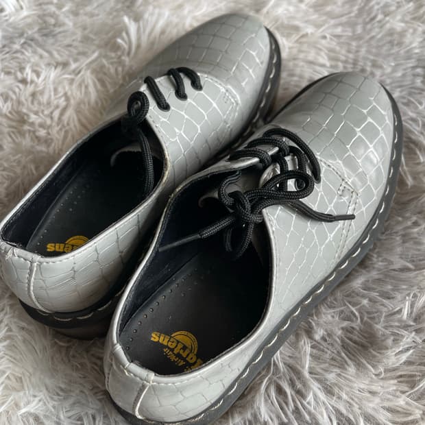 닥터마틴 크로커다일 그레이 로퍼 37 230 235