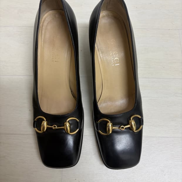 구찌 펌프스 225 정품 