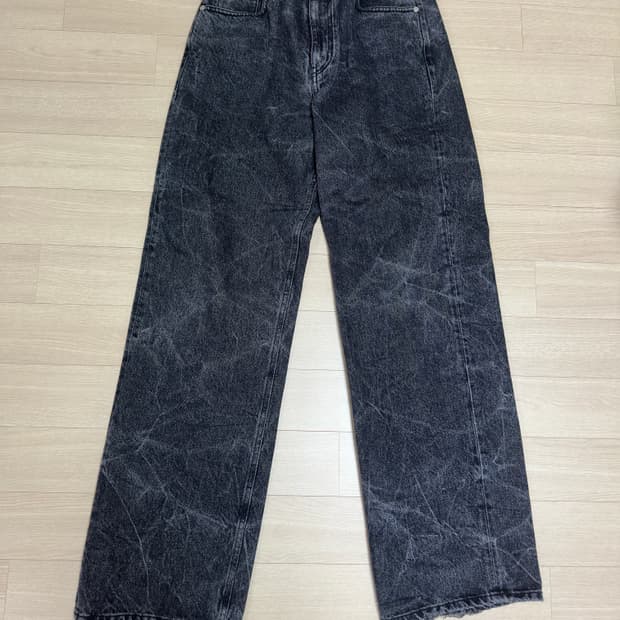 (S) STU 21FW 크리즈 워시드 데님팬츠 흑청