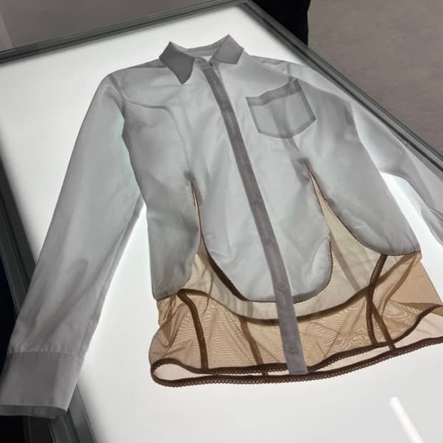 울리카 상투스 매쉬 판넬 셔츠