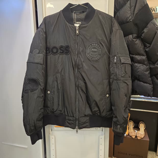 ​BOSS NFL 슈퍼볼 LVIII 한정판 블랙 봄버/패딩 자켓