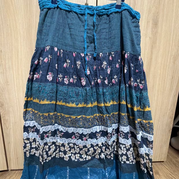 스즈코 패치 미디스커트 모리걸