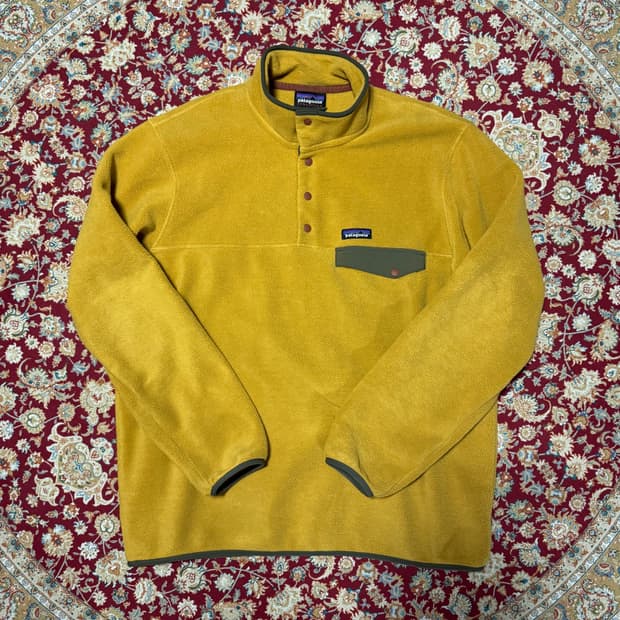 파타고니아 신칠라 플리스 스냅티 머스타드