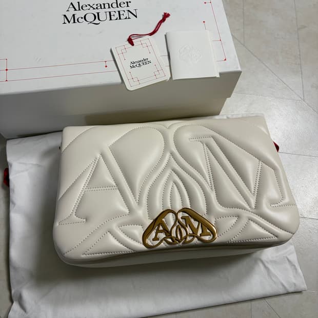 [새상품]알렉산더맥퀸 씰 백 숄더백