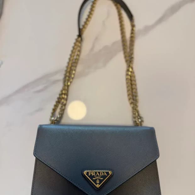 프라다 사피아노 체인백 새상품