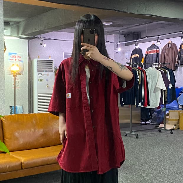 칼하트 로고패치 레드 반팔 워크셔츠 B5067