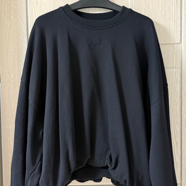 우영미 블랙 오버핏 스웨트 셔츠 48.