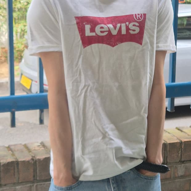 Levi's T-shirt