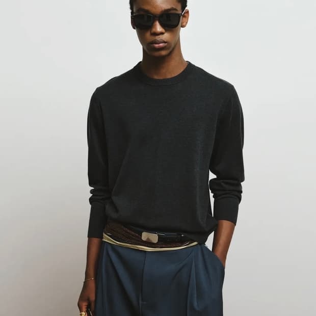 실키 라운드넥 니트