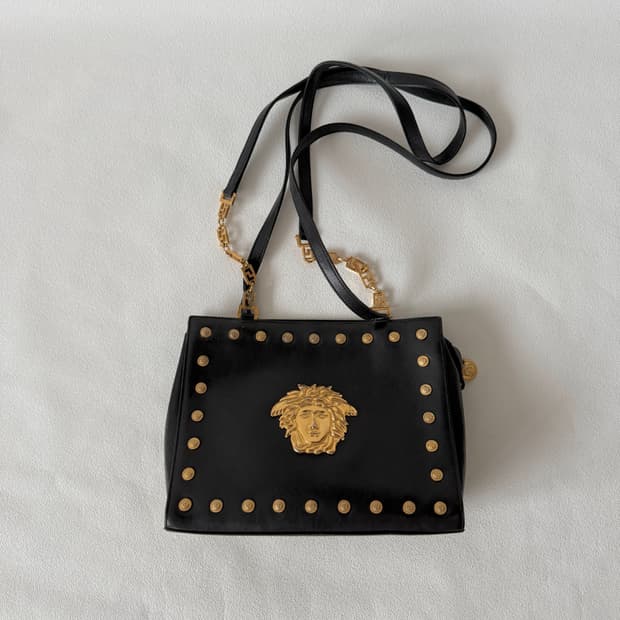 90's 지아니 베르사체(GIANNI VERSACE) 메두사 크로스백(I