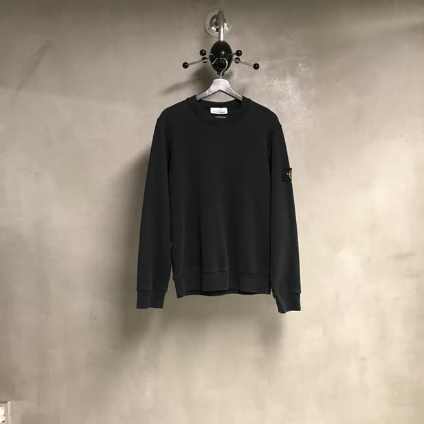 스톤아일랜드 와펜 맨투맨 블랙 M