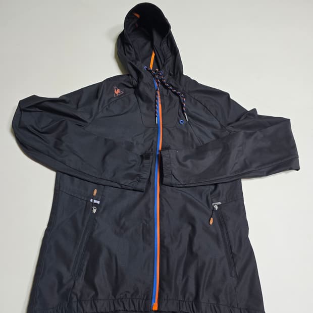 르꼬끄 여성 바람막이 S (85~90)