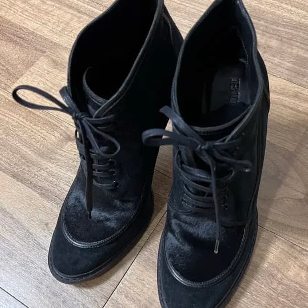 버버리 송치/ 스웨이드 레이스업 앵클 부츠 38