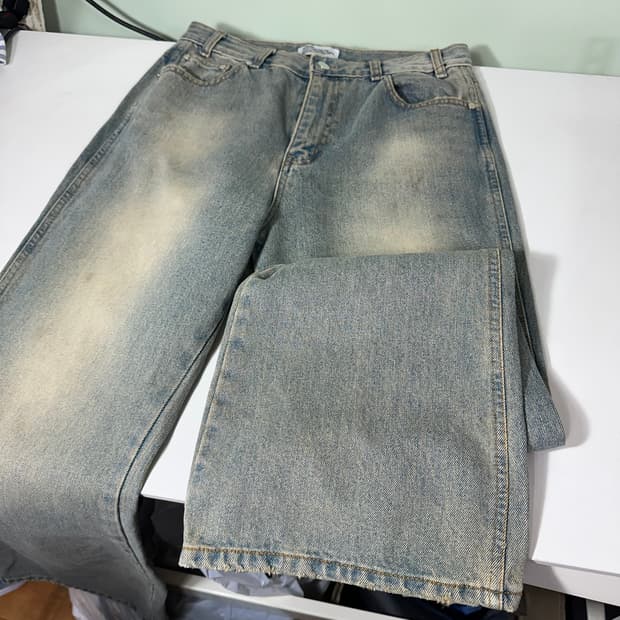 M 파르티멘토 세미부츠컷 녹워싱 데님팬츠
