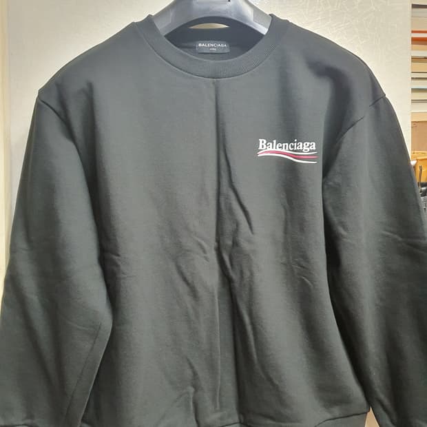 발렌시아가 웨이브 로고 맨투맨 