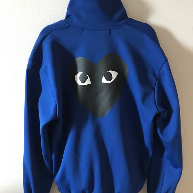 꼼데가르송 빅 블랙 하트 프린트 트랙 자켓 블루