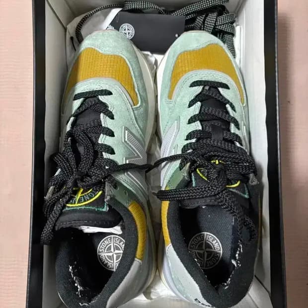 스톤아일랜드 뉴발란스 574 레거시 라이트그린 255