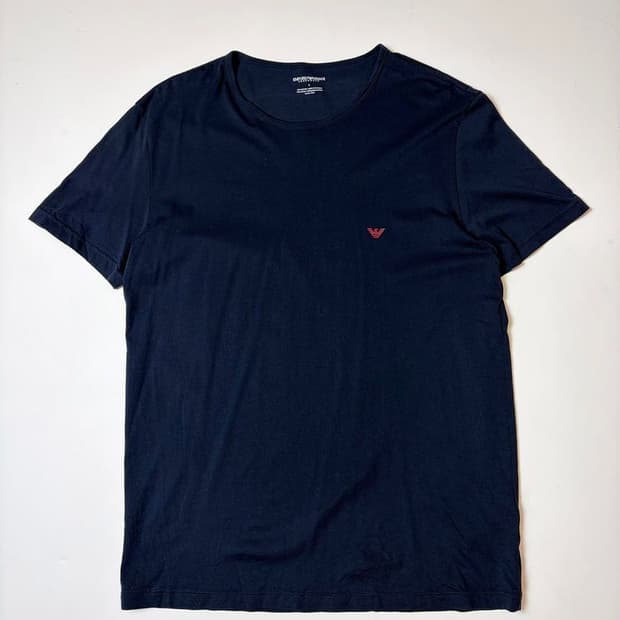 엠포리오 아르마니 스몰 로고 반팔 티셔츠 PN9249