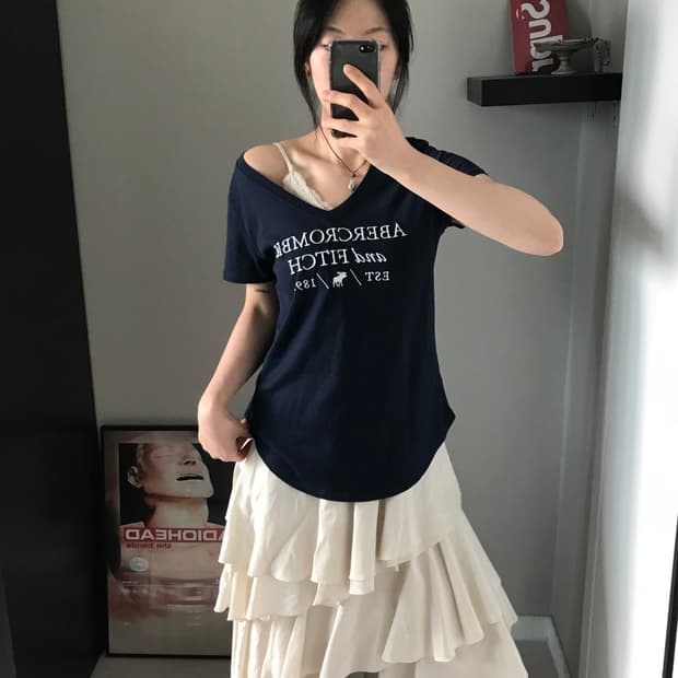 아베크롬비 자수로고 여성라인 브이넥 반팔티