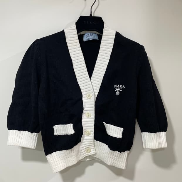 프라다 니트가디건