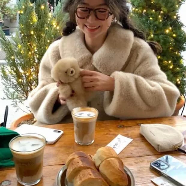 모네 리본빛 에디트퍼 베이지 카라 밍크 하프